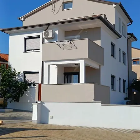 Apartman Ivana With The Pool