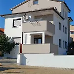 Apartment Ivana With The Pool