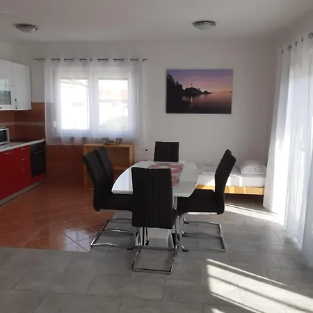 Ivana's With Amazing Pool Access Apartman